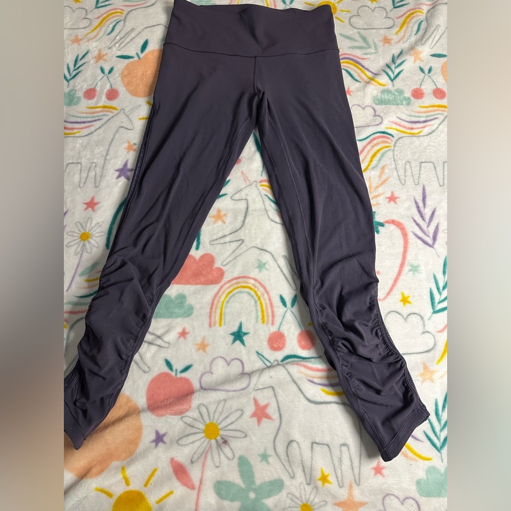 Lululemon Ivivva girls Leggings in Deep Purple‎ Size 14